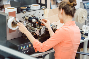 laveling manufacturing by women